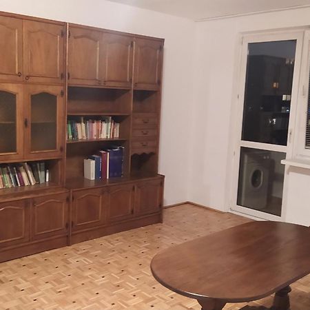 Uroczy Apartament Z Bezplatnych Parkingiem Warsaw Luaran gambar