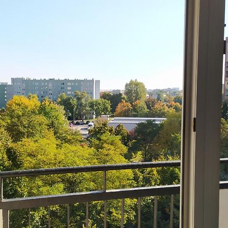 Uroczy Apartament Z Bezplatnych Parkingiem Warsaw Luaran gambar